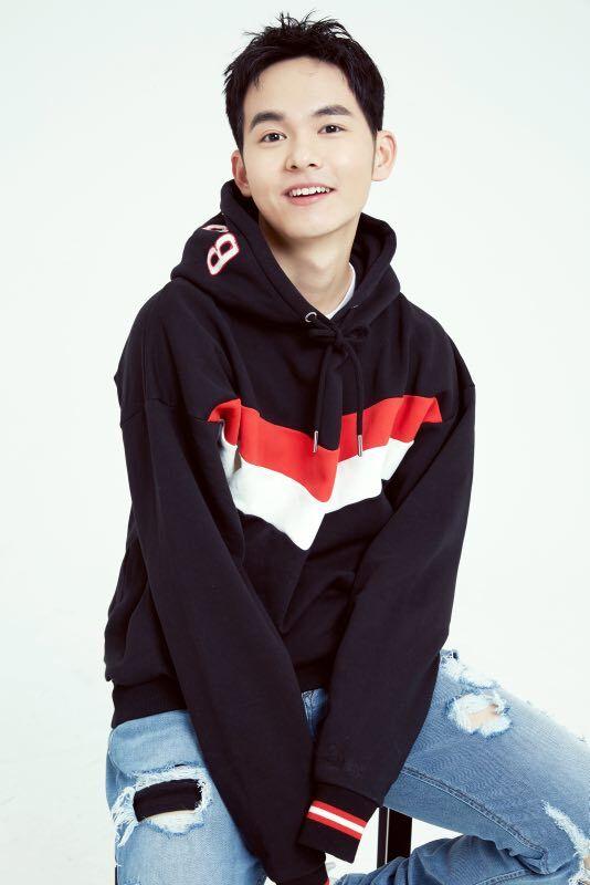 岁岁年年柿柿红王成阳小韦小宝初长成阳光依旧