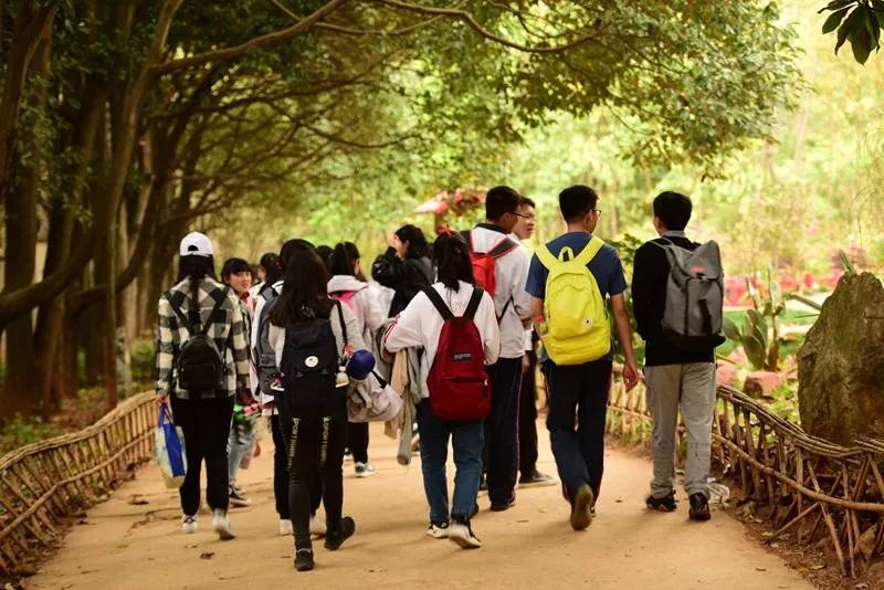 放学后我在一中门口等你