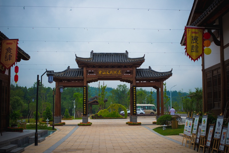 在江西宜黄县曹山景区感受禅的魅力