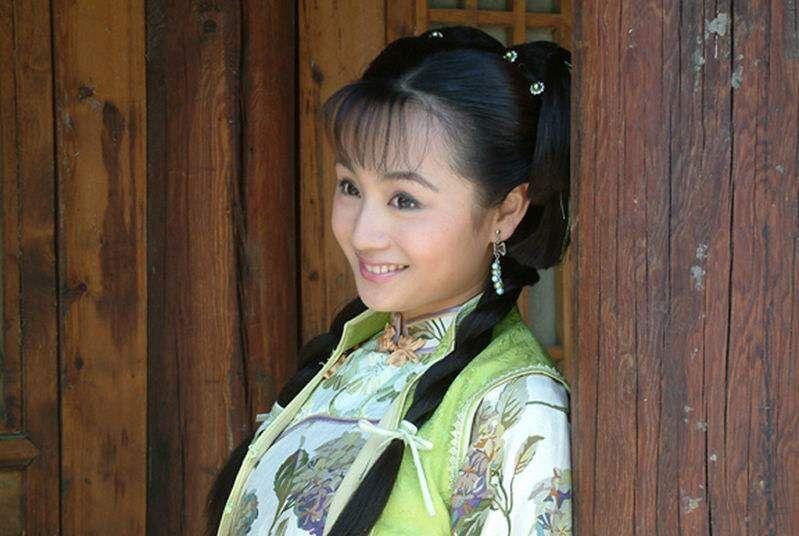 她曾是湖南卫视一姐,被赞多才多艺,如今44岁却发胖变路人!