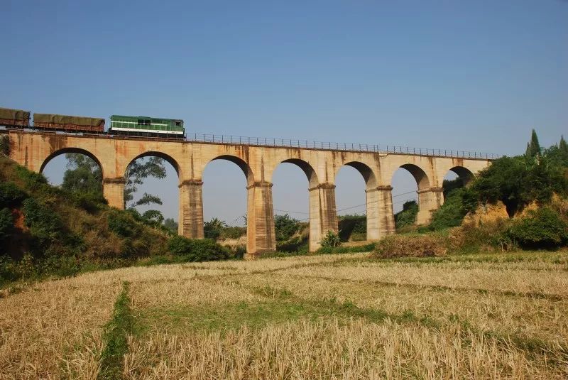 "世界三大工程奇迹"之一:滇越铁路,每一处景都值得你看