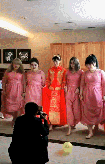 结婚这伴娘选的,就如四大金刚保护你一样?