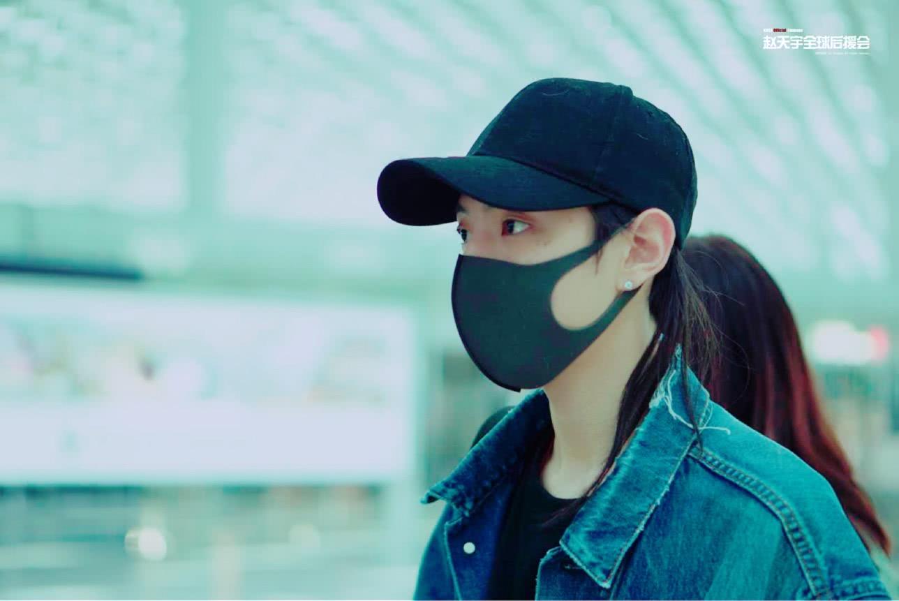 当初被杨幂看好后来签约的赵天宇,现在已经开