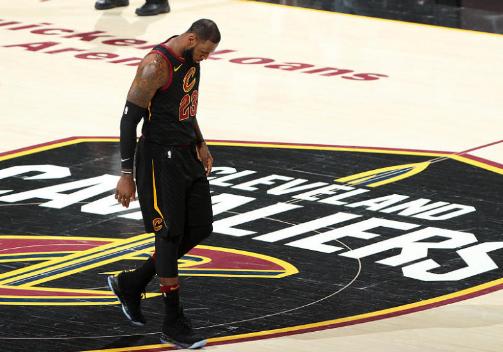 詹姆斯压哨绝杀骑士拿下天王山之战,奥拉迪波