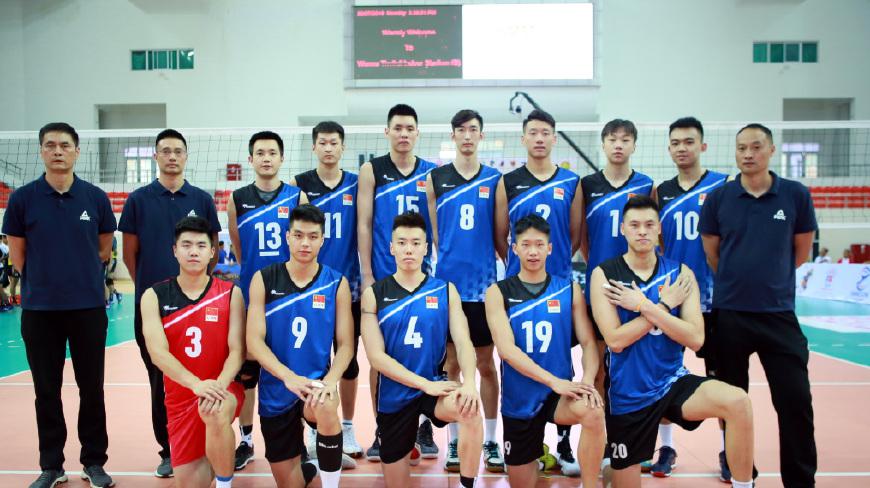 曹益铭副攻:秦松,王兆瑞,王清江主攻:郭顺祥,李蕊,周通四川男排12人