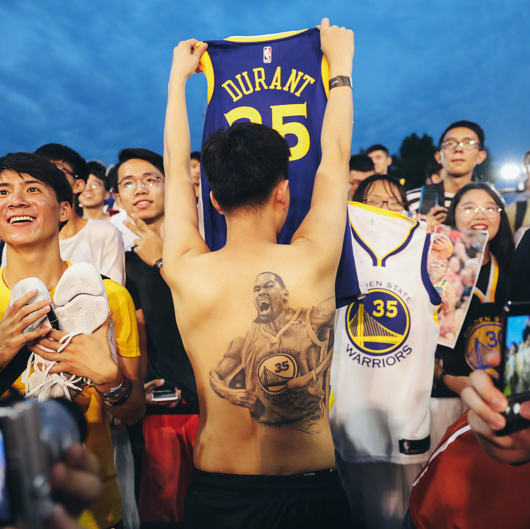 杜兰特晒出了他中国行第一天的几张照片