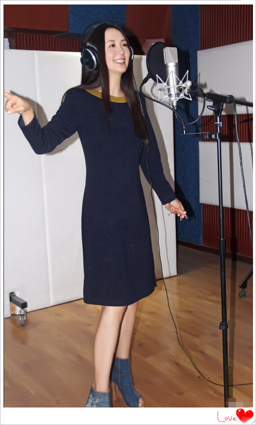 43岁杨童舒告诉你什么是穿啥都好看网友只是浪费了好身材