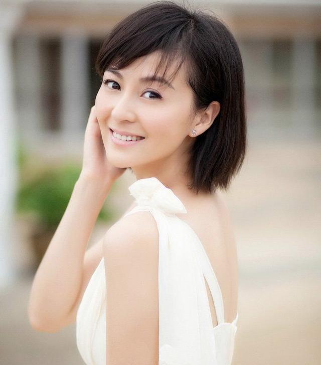 出道25年零绯闻,富豪老公为她苦等十年,如今36岁依旧美艳动人