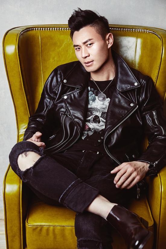 张维威他在湖南卫视的《爱笑会议室》之中担当着首要演员的身份,他