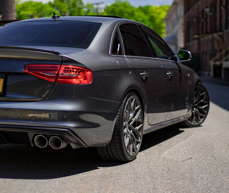 3.0t v6配8at,全时四驱,果断放弃奔驰c43