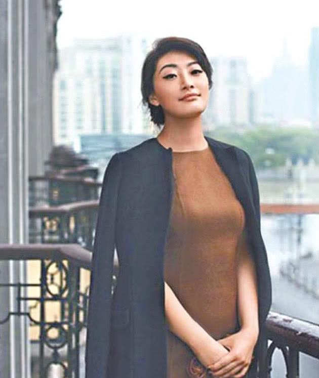 她身价上亿开百万豪车,王健林最想要的儿媳妇,如今36岁却单身