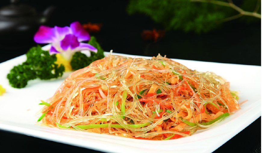 鸡蛋粉丝炒豆芽,炒出桂花,做出鱼翅的味道,费功夫的大厨菜