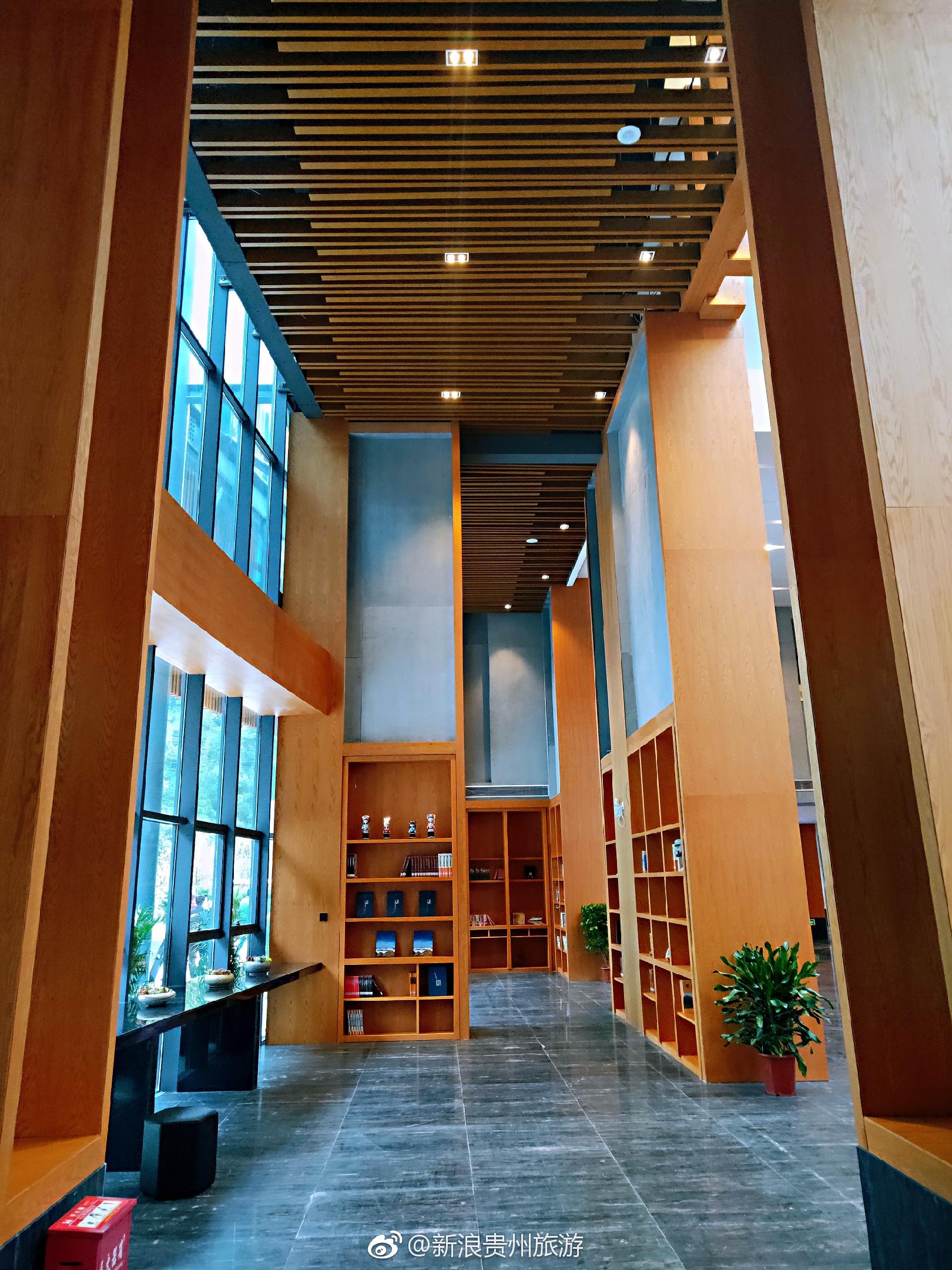 服务更加全面更加优质的格凸河游客服务中心,即将和大家见面啦