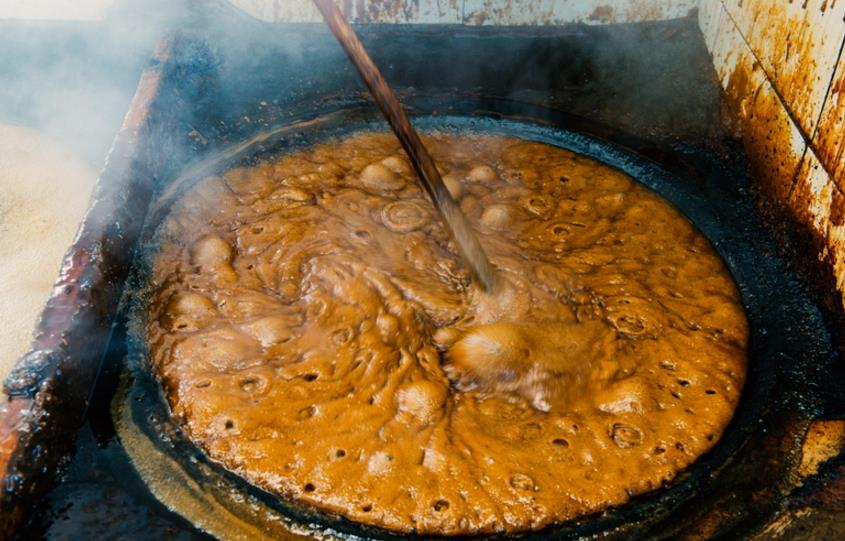 广西贵港古式甘蔗制糖,甜味飘香,唤起小时候的记忆!