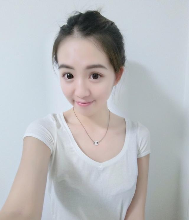 又一个高挑的北方美女校花周晓彤