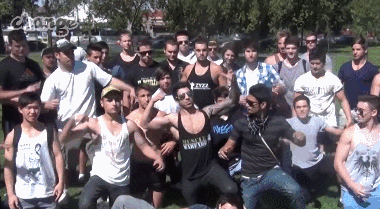 “做个疯子，而不要做个傻子”——ZYZZ