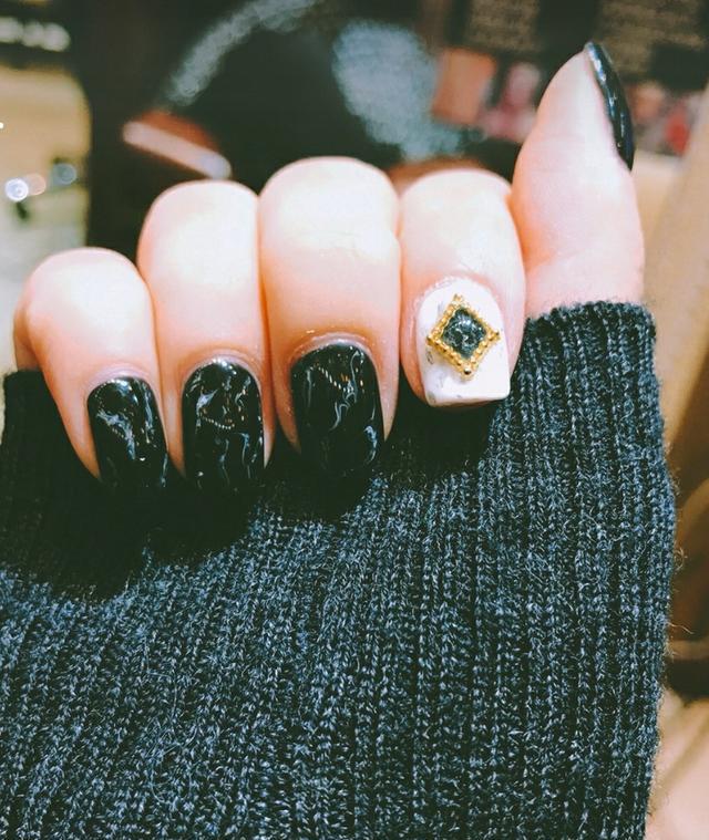 适合秋冬的深色轻奢美甲