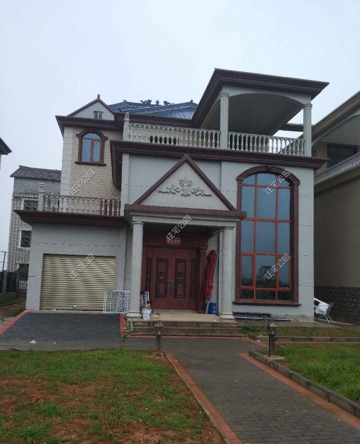 晒晒农村新房3儿子140万建起3栋大别墅全村就属我家最漂亮