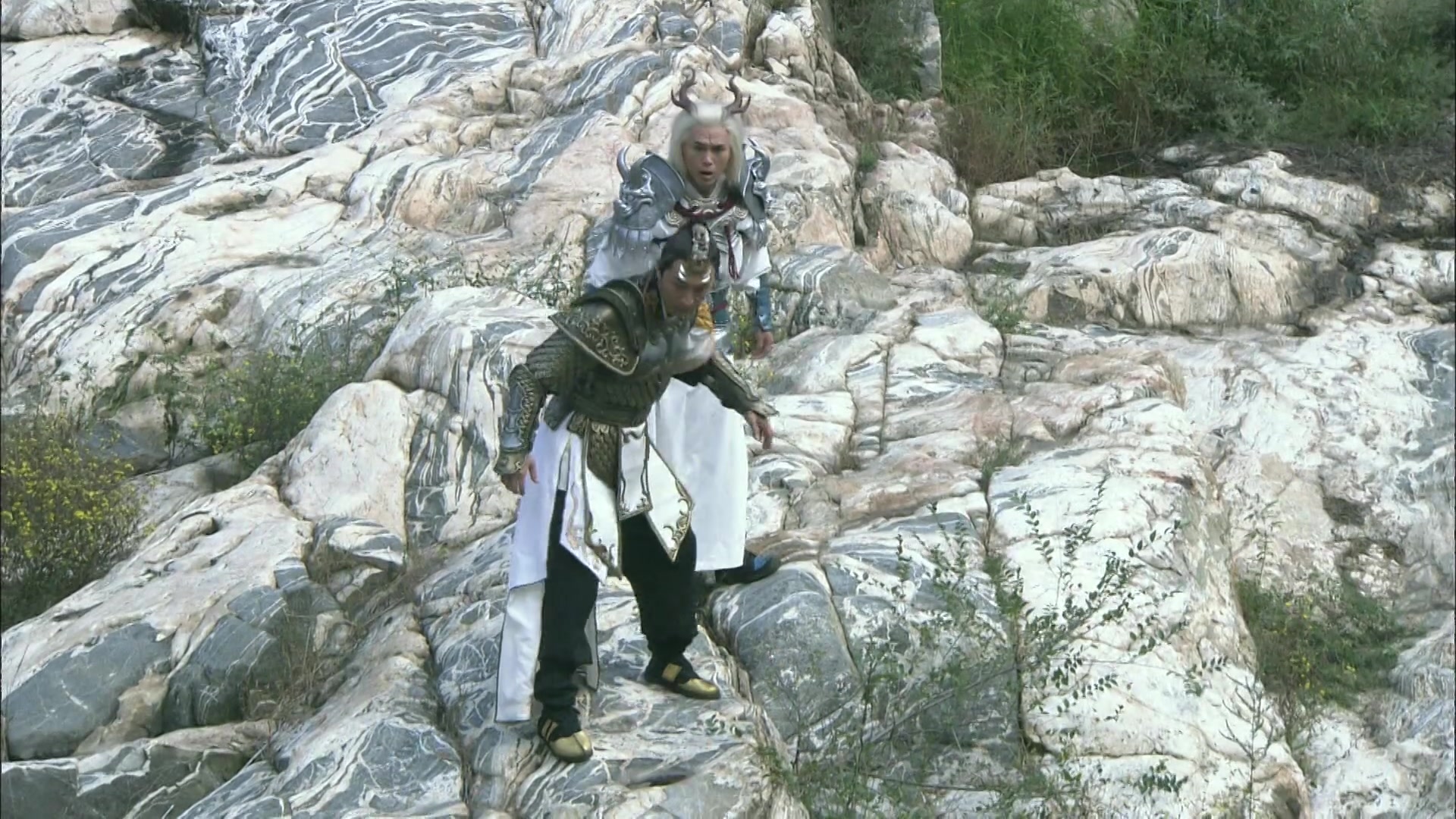 石敢当发下了鹿儿,她原来是被蜃抓到这里了