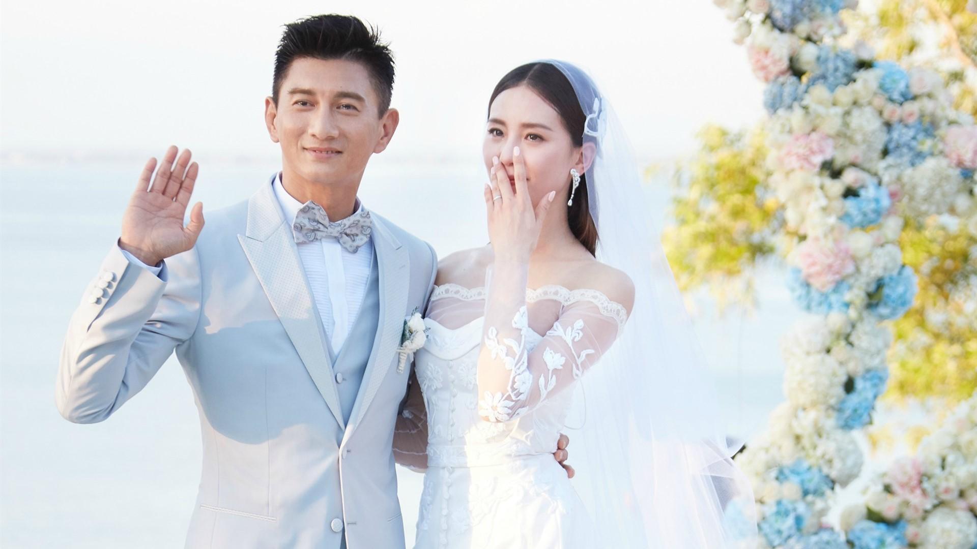 她和吴奇隆曾因拍摄《萧十一郎》相识并因戏生情,2006年,两人结束了