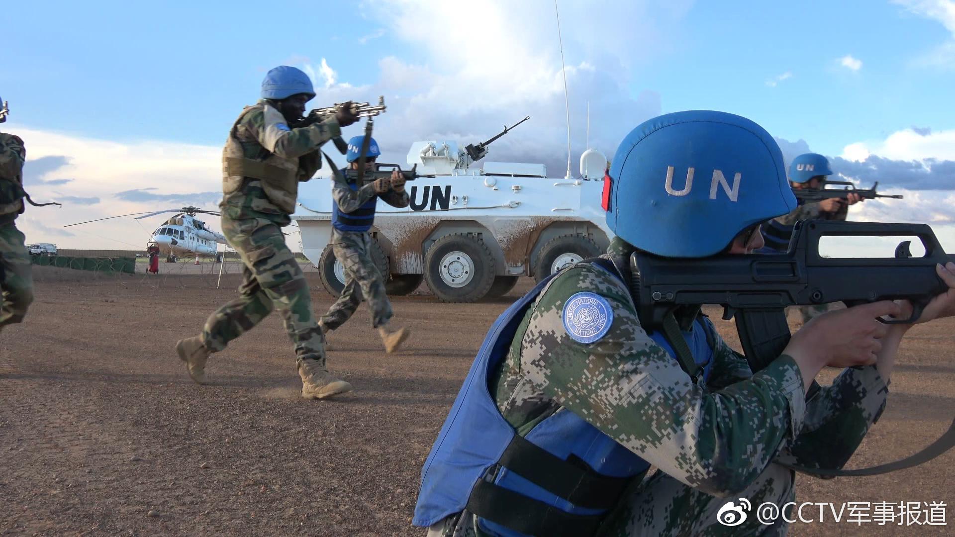 马里:中国维和工兵与友军展开联合防卫演练