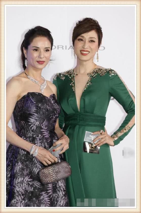 女星的合照往往是最考验颜值的时候这句话果然没错,仙女李若彤和