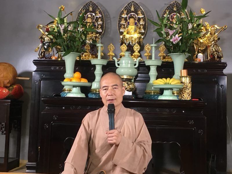 三祖禅寺住持宽容大和尚在九华山为大众讲解《禅意企业管理》