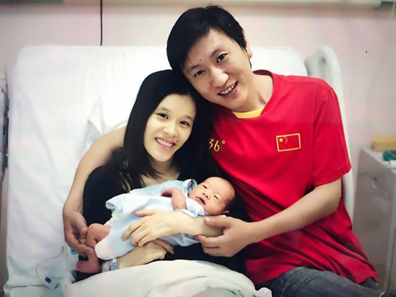 2017年,桑兰一家回到出生地宁波定居,儿子已经在宁波上幼儿园.