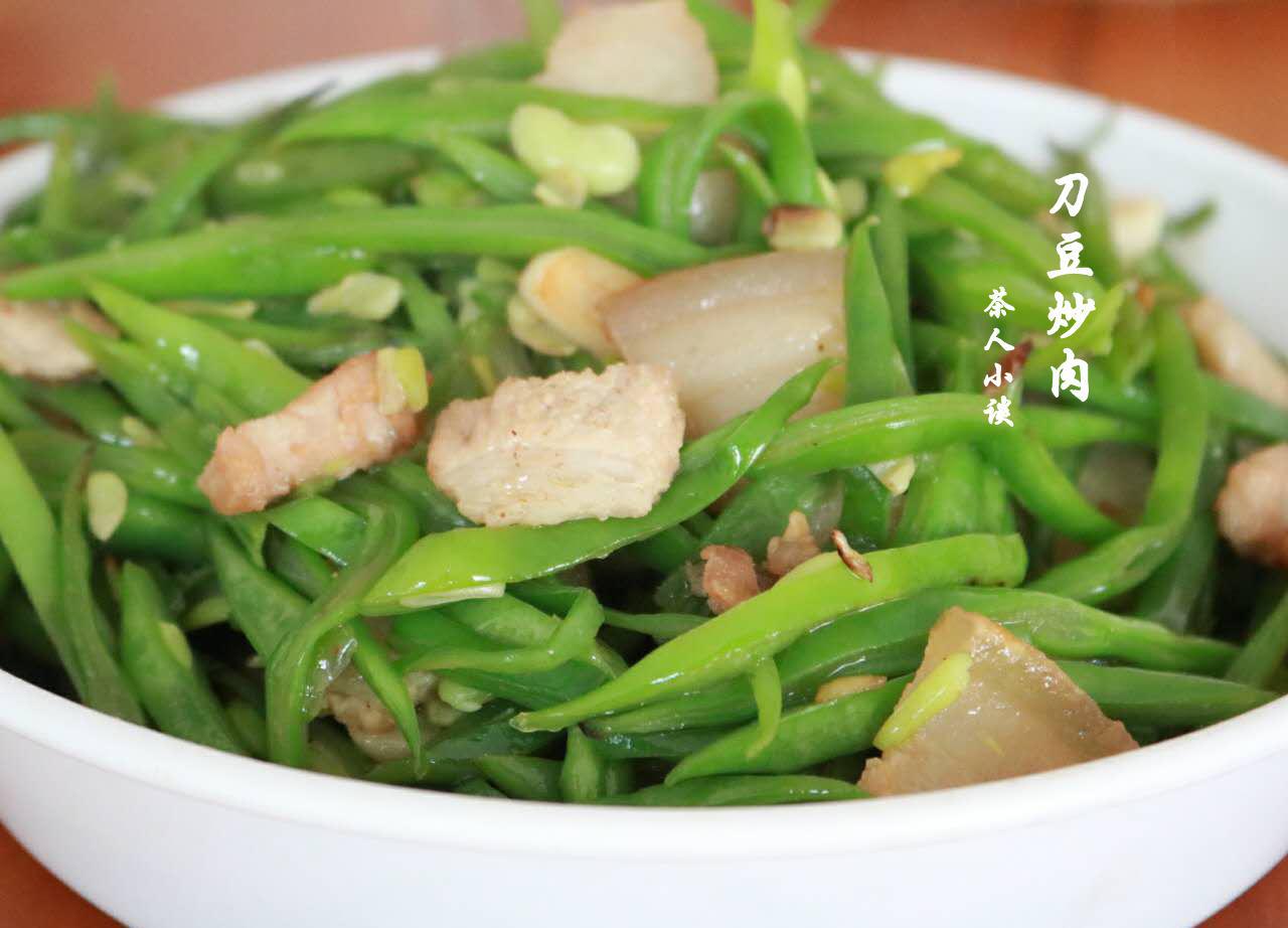 教你做一道光是看看就能馋死人的家常炒刀豆, 每一口都鲜香诱人