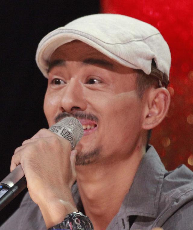 春晚曾邀请他2次,现身份被揭穿,网友:被你骗得好惨!