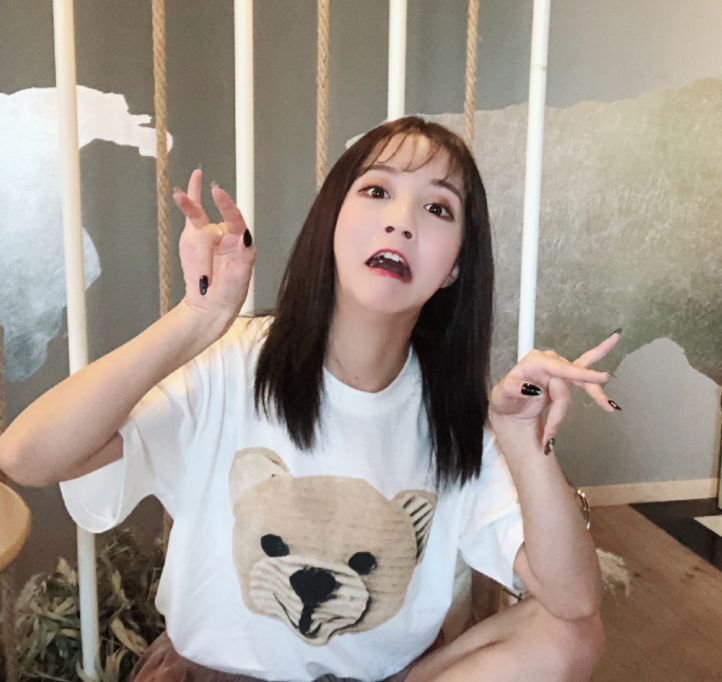 偶遇抖音莉哥,路人随手拍的图瞬间让粉丝幻灭,网友:太丑了吧
