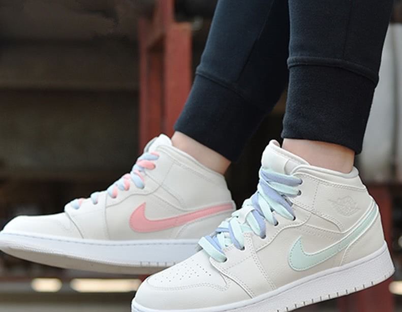 新款"鸳鸯鞋"太"出色",图2港风十足,图3美的不想"眨眼"