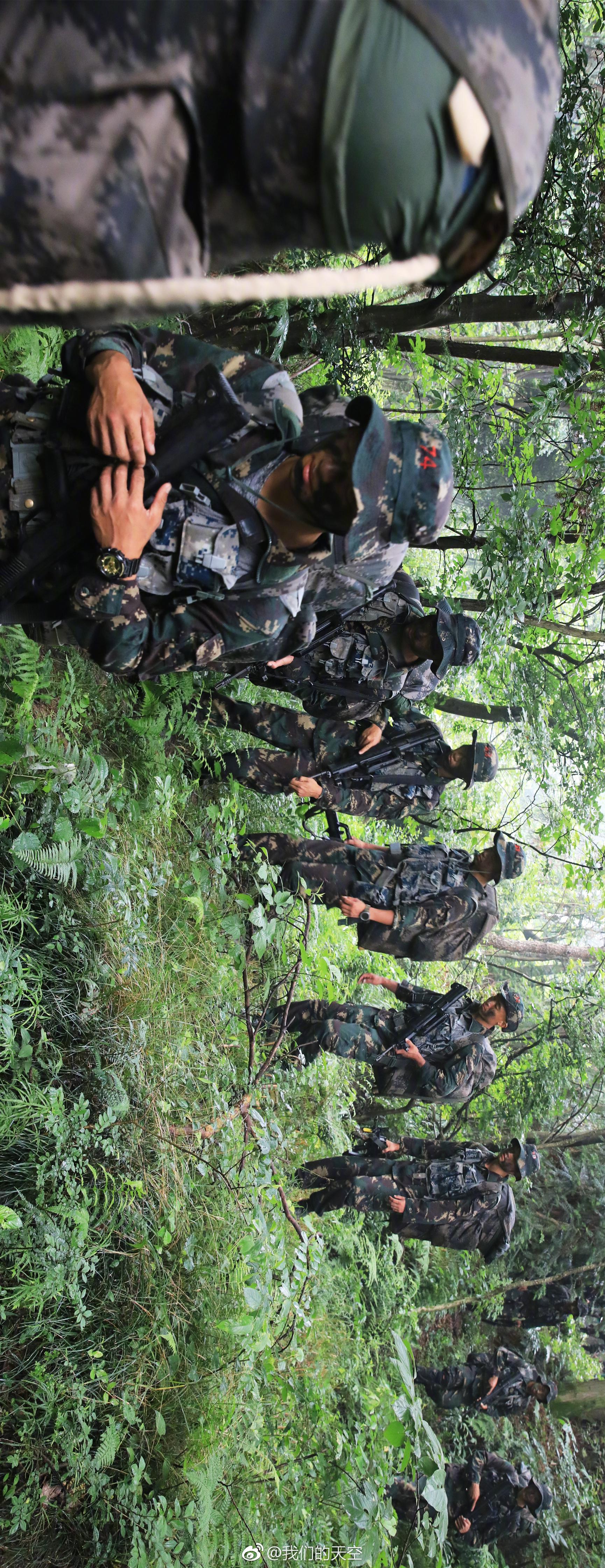 请横置你的手机,允许空军"猎人"再一次刷屏