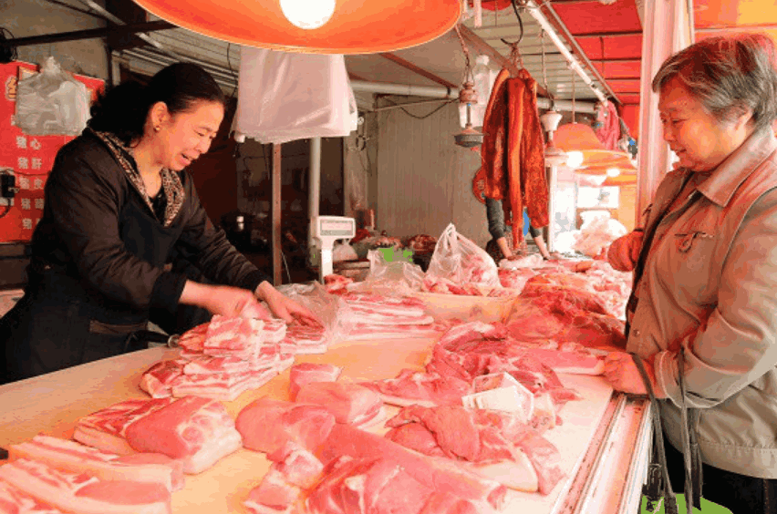 看完中国人卖猪肉,日本人卖猪肉, 再来看印度人卖猪肉, 差别很大