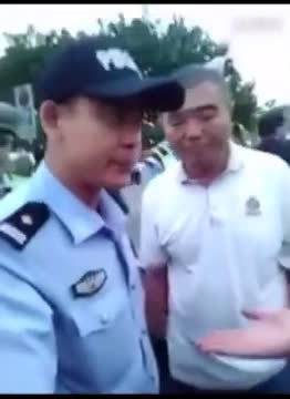 重温三亚民警教科书执法视频!男子要求出示执
