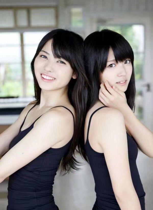 日本清纯姐妹花写真集, 直男更爱右边的长腿妹妹