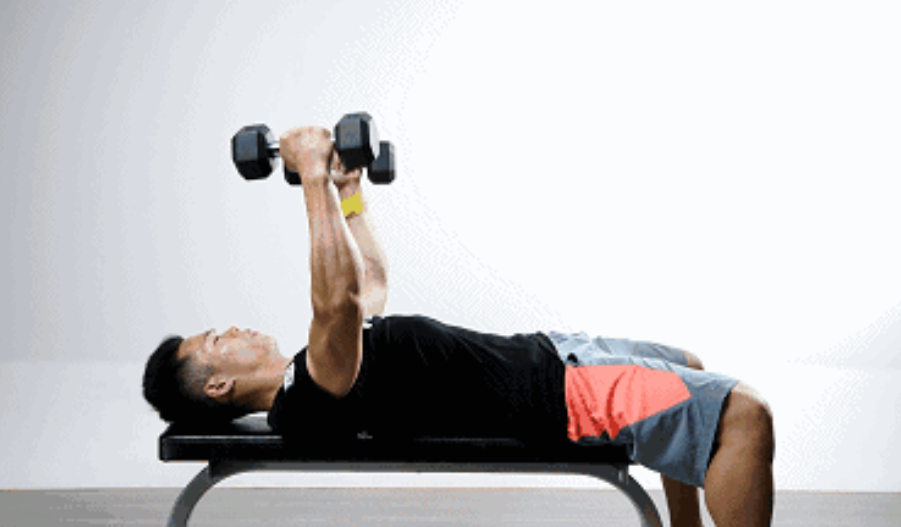 做好平板哑铃飞鸟,助你打造迷人的胸肌中缝!