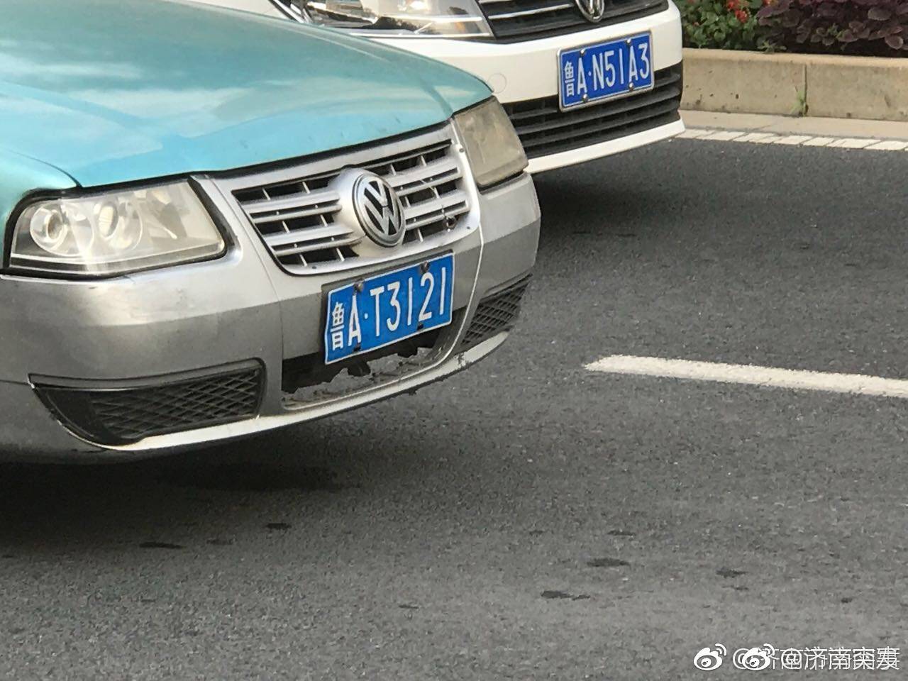 异地恋网友到济南送女友去火车站出租车司机不打表要钱后半路不到就把