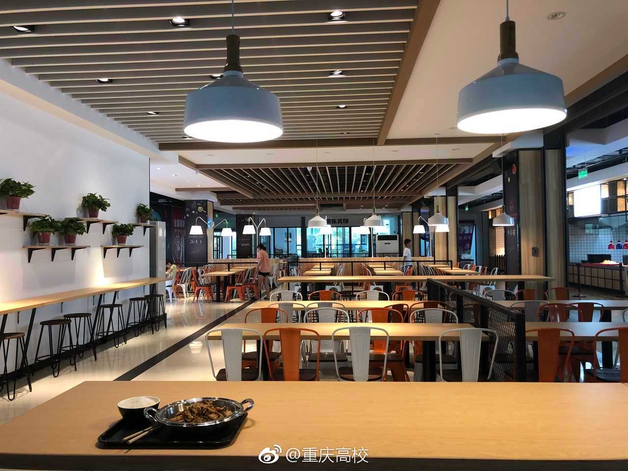 网友投稿,@长江师范学院 翻修的食堂