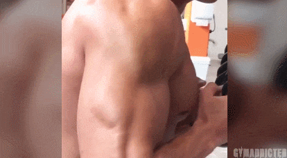 肌肉上覆盖的就真的只有薄薄一层皮，每一个肉丝儿都能看的一清二楚