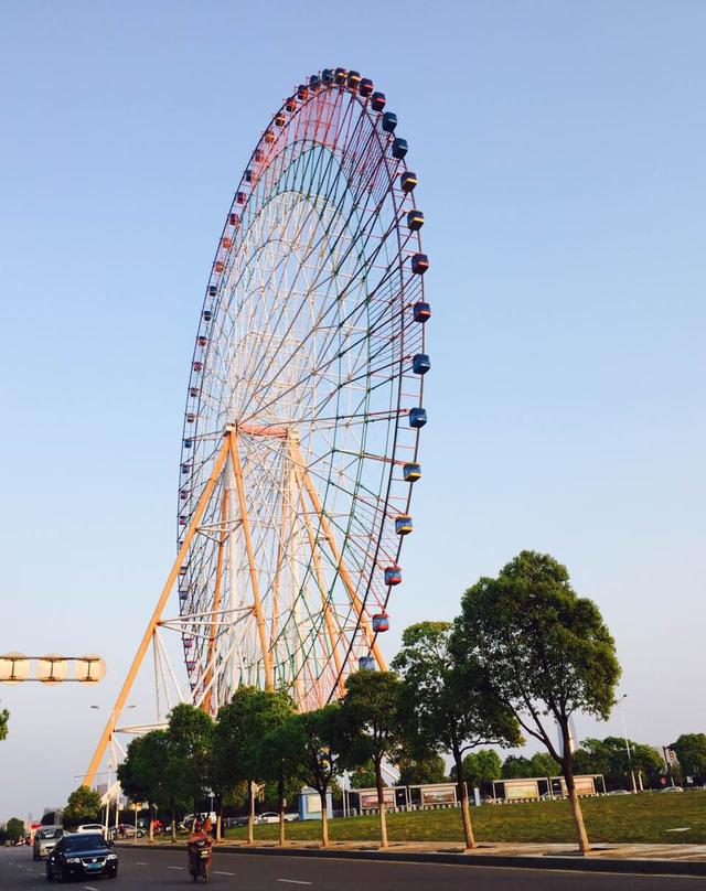 它是中国最高的摩天轮,中秋在摩天轮上赏月是不是别有一番滋味