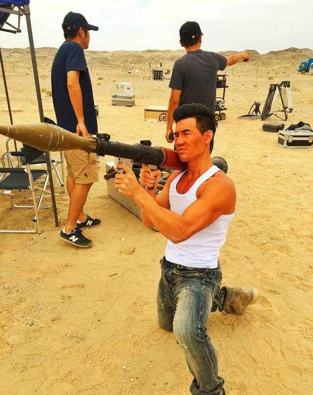 嘎子《空天猎》露脸三次, 宣传称: 比某片强多了! 一句暴露情商