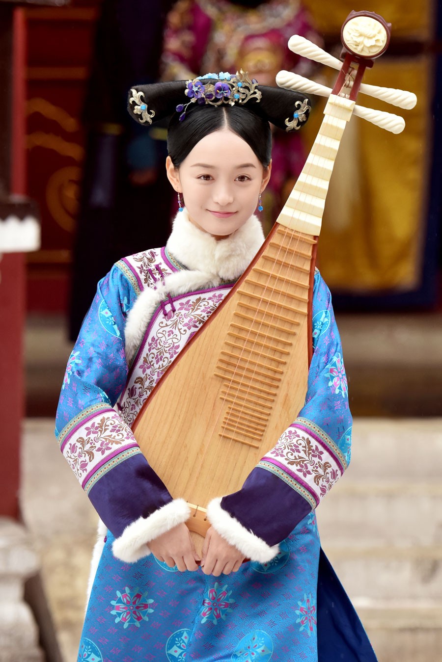 《如懿传》正式开虐 "朋克怼妃"何泓姗手撕周迅