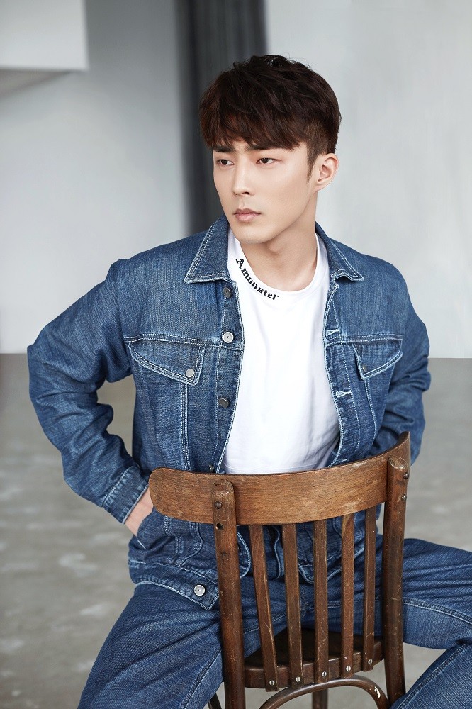 裴子添最新写真大片 绅士优雅笑容暖心