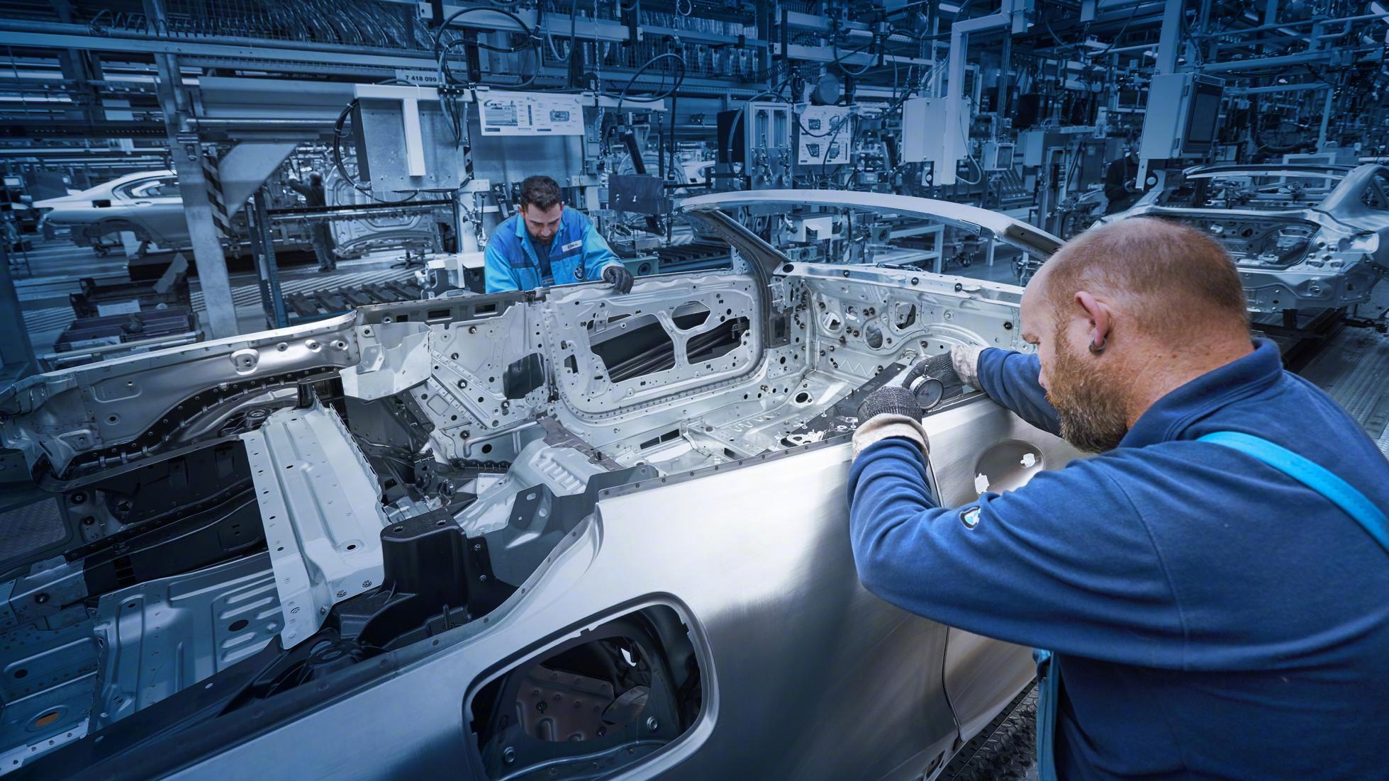 宝马8系敞篷版生产线 工业之美-新浪汽车