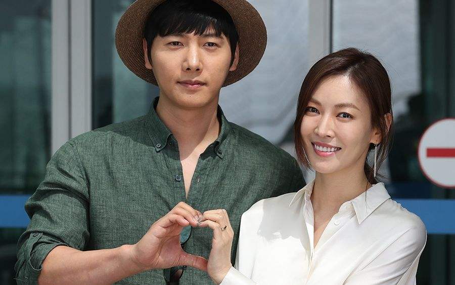 金素妍李尚禹夫妇婚后依然甜蜜爱情事业双丰收工作不忘撒狗粮