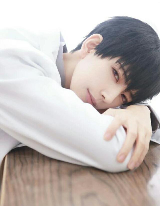 撩翻了老夫少女心的《恋与制作人》许墨cos