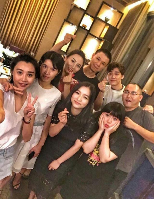 看了谢娜陈翔张翰的同学聚会照,再一次证明有明星的聚会别去了!