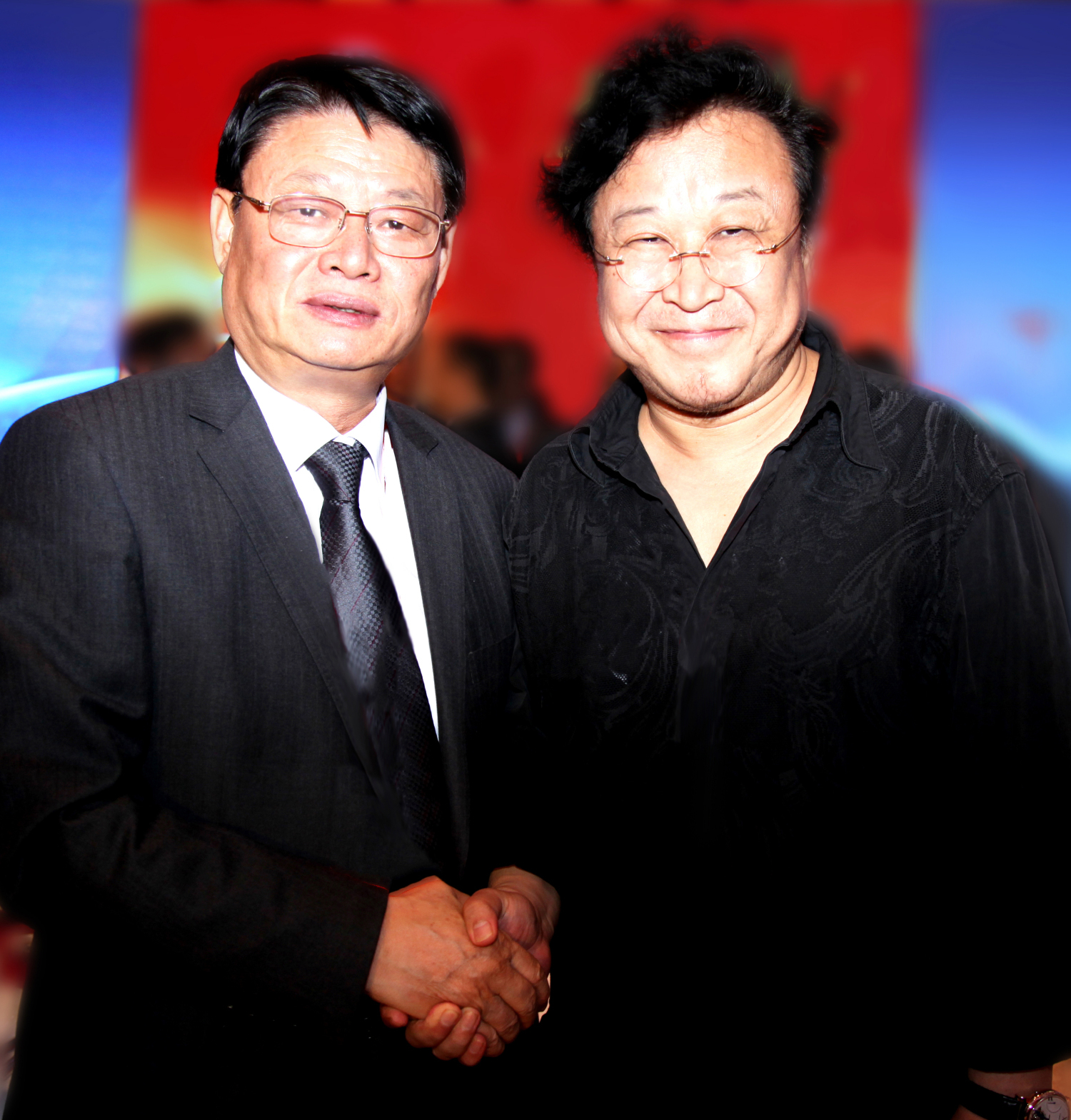 张俊以盛赞民生银行董事长洪崎荣获特别贡献奖