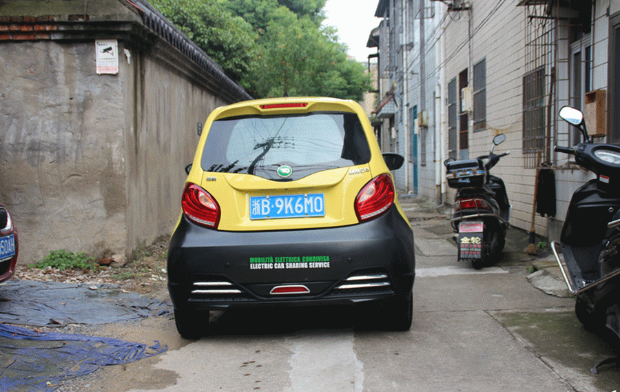 小灵狗莫属说起钻空子的高手进去也不会感觉很拥挤一百五六十斤的成年